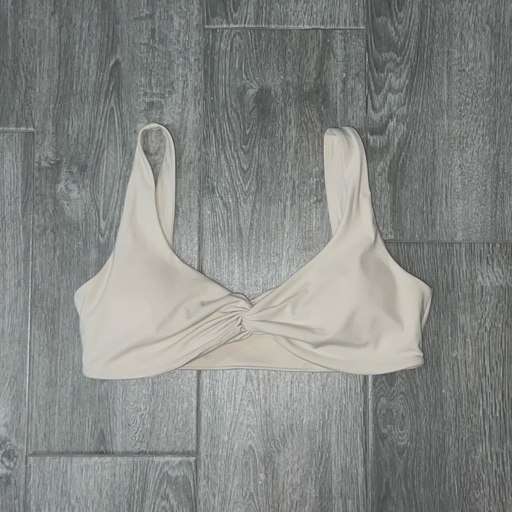 Buffbunny twisted sports bra